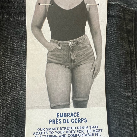 BERMUDA SHORTS
HIGH WAIST
BERMUDA - Picture 3 of 9